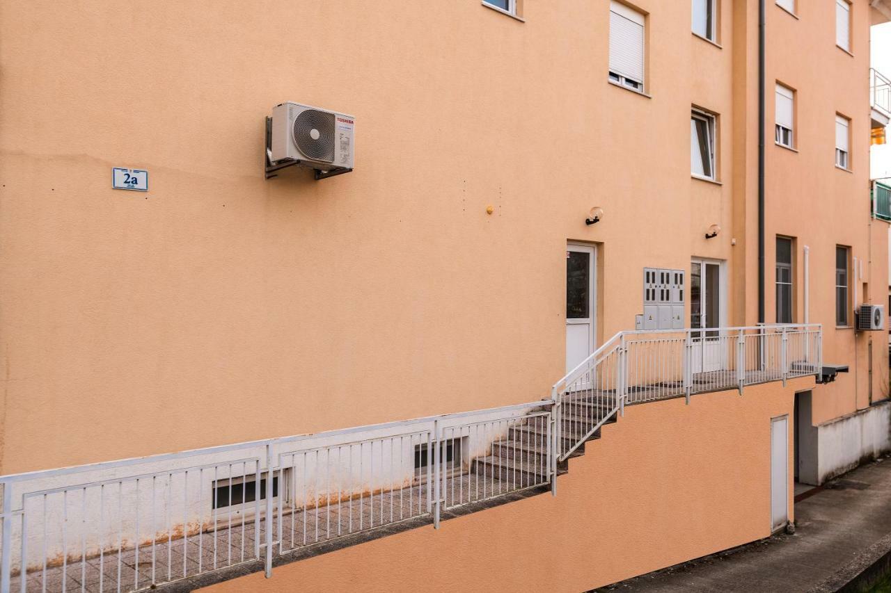 Apartment Bordeaux 29 Ровин Екстериор снимка